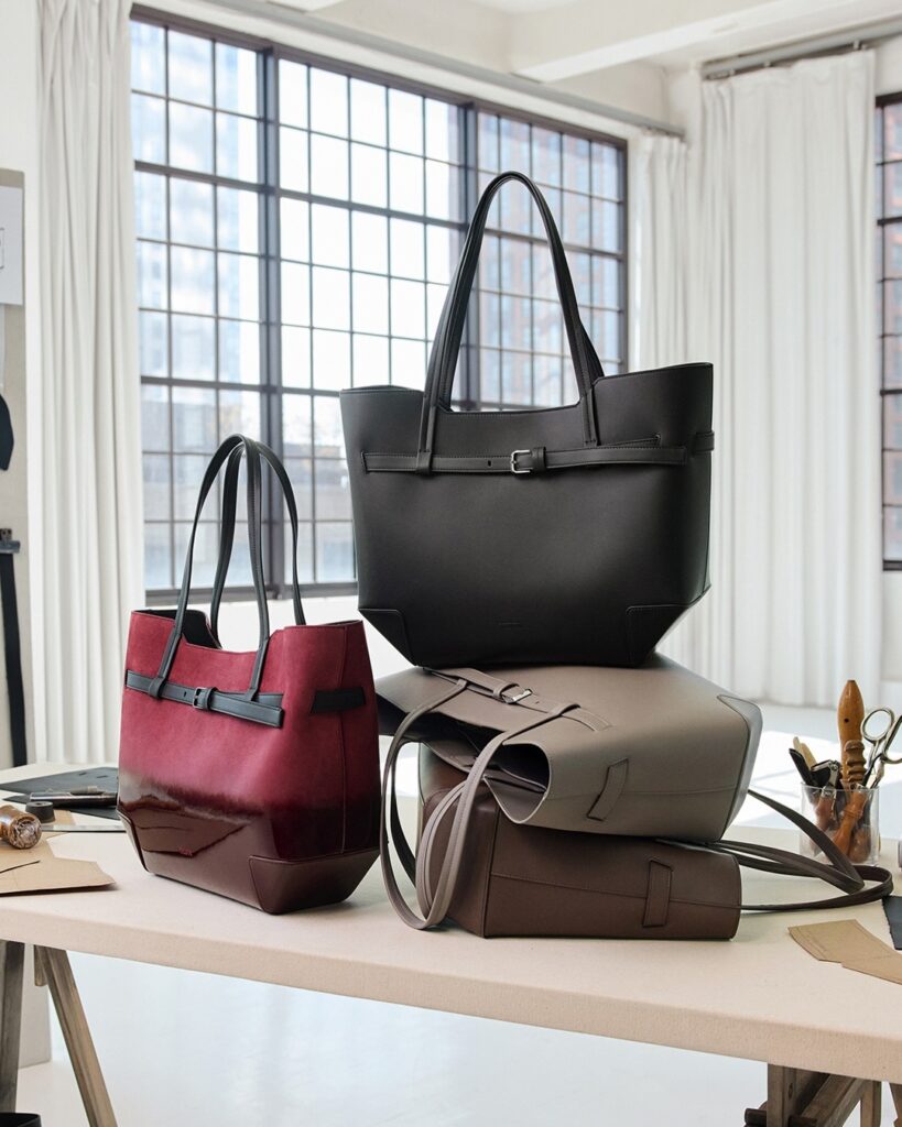 TUMI 2026 秋冬 Adatto Tote 系列